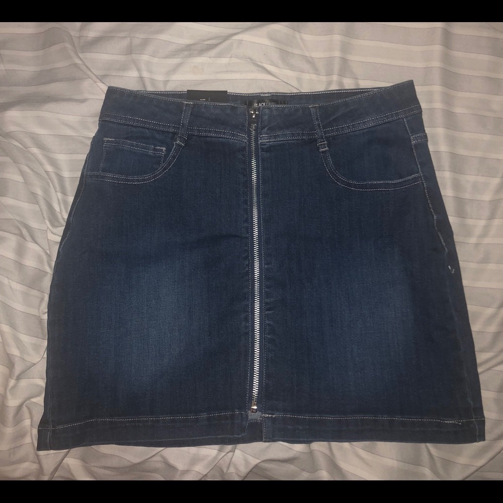 Black label mini skirt